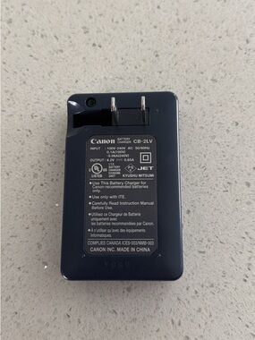 Canon CB-2LV Battery Charger - Navy Blue/Black